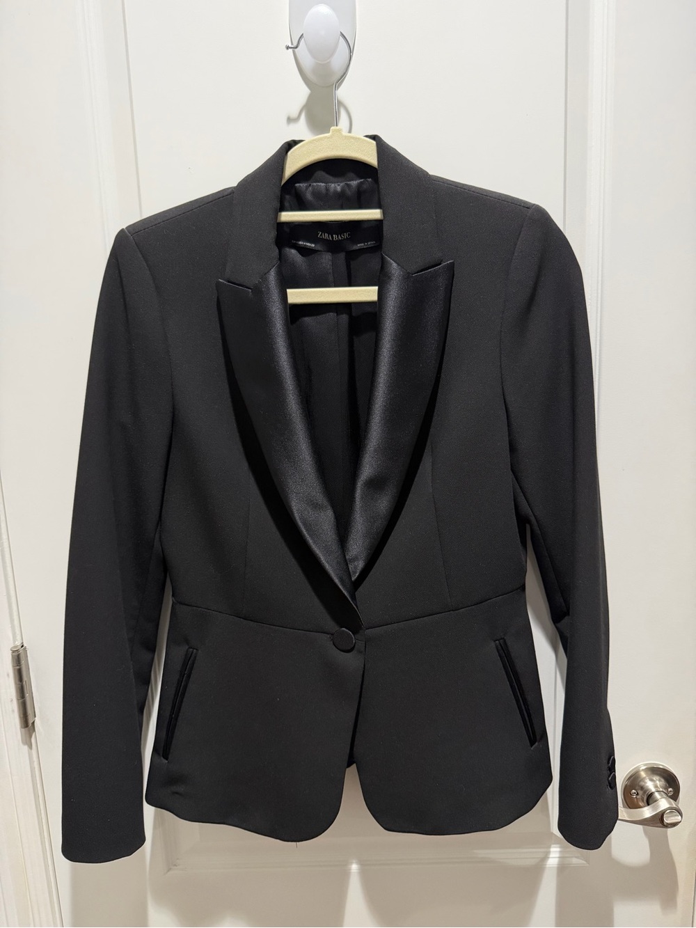 ZARA Basic Black Tuxedo Blazer Satin Lapel – Classic Tailored Jacket